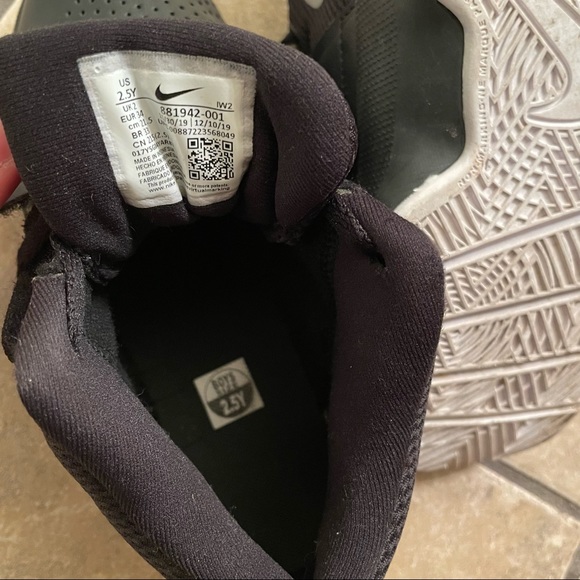 Boys Nike Team Hustle Basketball Shoes - Picture 3 of 3